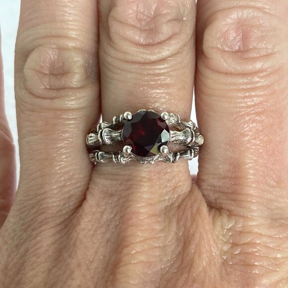 VTG Sterling Silver 925 Round Garnet Bamboo Style Triple Band Ring Sz 7.25 - Picture 4 of 16